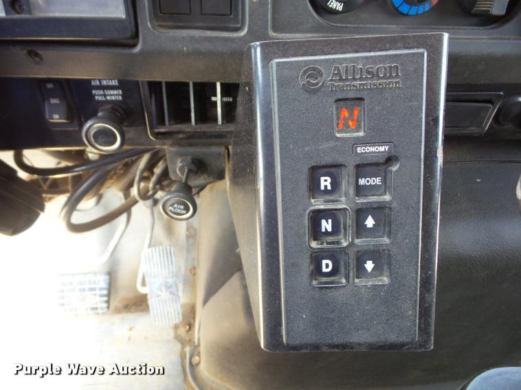 image for item K6448 2002 International F2674 dump truck