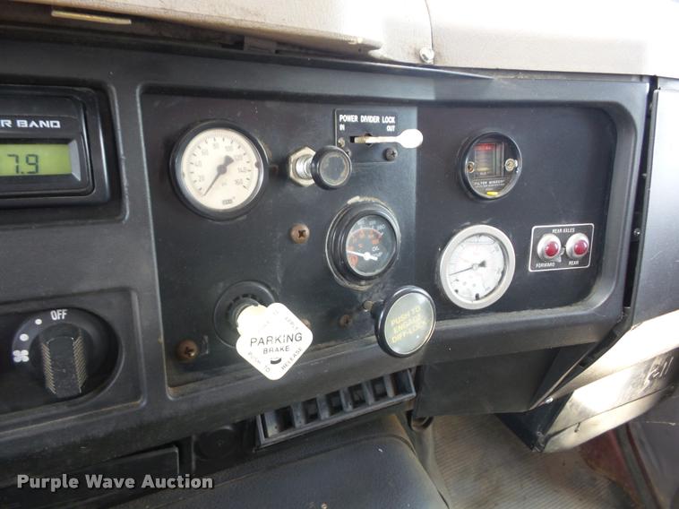 image for item K6448 2002 International F2674 dump truck