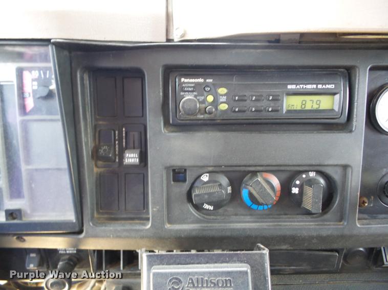 image for item K6448 2002 International F2674 dump truck