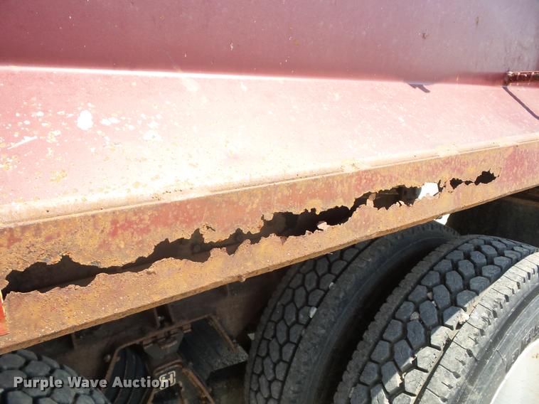 image for item K6448 2002 International F2674 dump truck