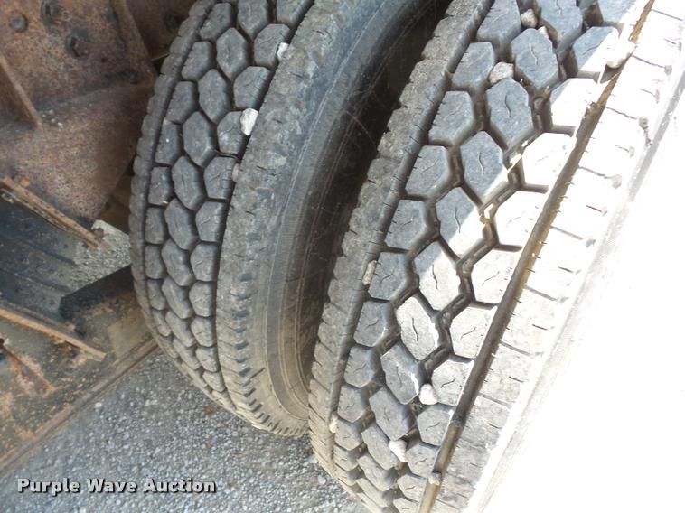 image for item K6448 2002 International F2674 dump truck