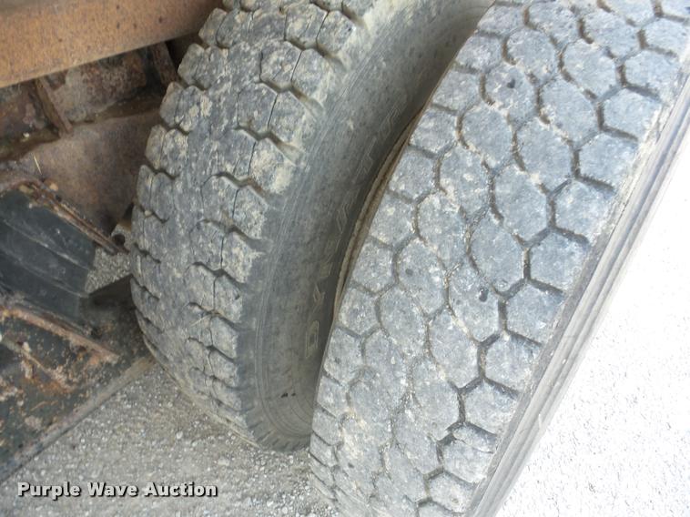 image for item K6448 2002 International F2674 dump truck