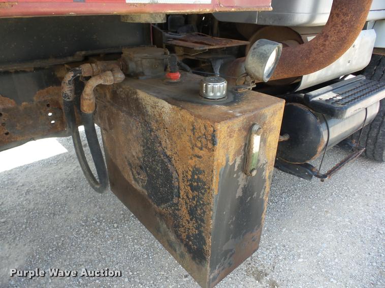 image for item K6448 2002 International F2674 dump truck