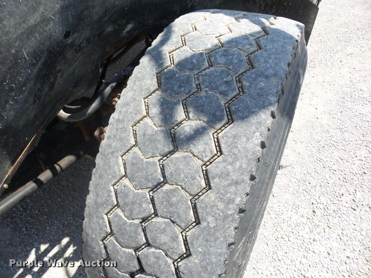 image for item K6448 2002 International F2674 dump truck