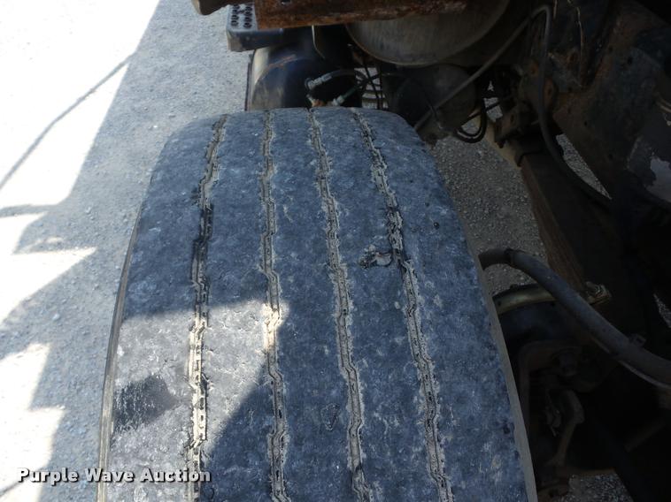 image for item K6448 2002 International F2674 dump truck