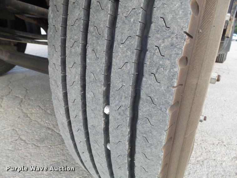 image for item K7502 1997 Chevrolet C7500 roll back truck