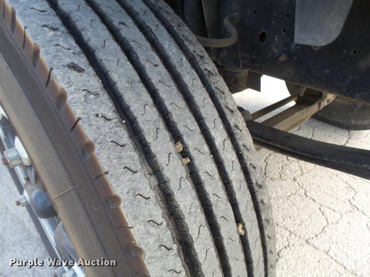 image for item K7502 1997 Chevrolet C7500 roll back truck