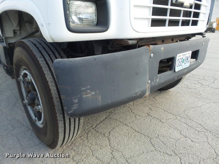 image for item K7502 1997 Chevrolet C7500 roll back truck