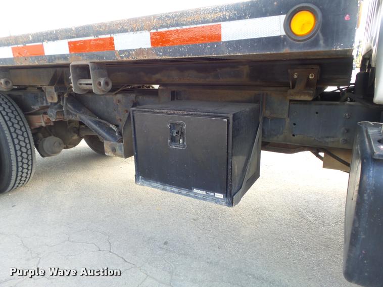 image for item K7502 1997 Chevrolet C7500 roll back truck