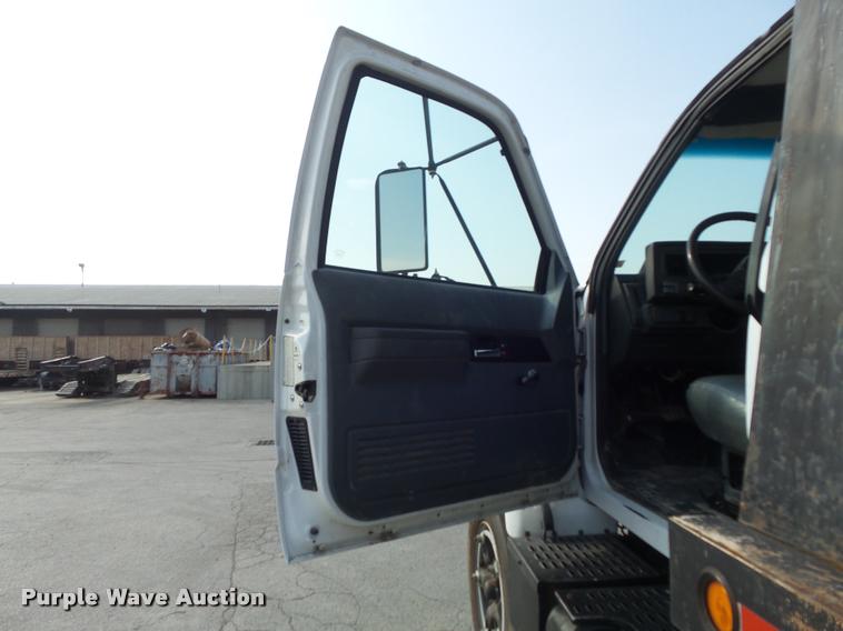 image for item K7502 1997 Chevrolet C7500 roll back truck
