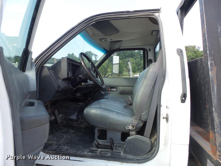 image for item K7502 1997 Chevrolet C7500 roll back truck