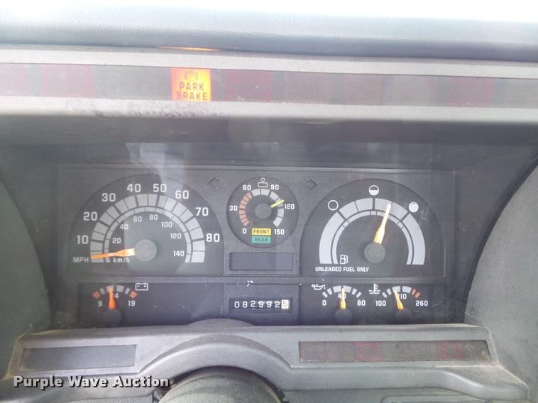 image for item K7502 1997 Chevrolet C7500 roll back truck