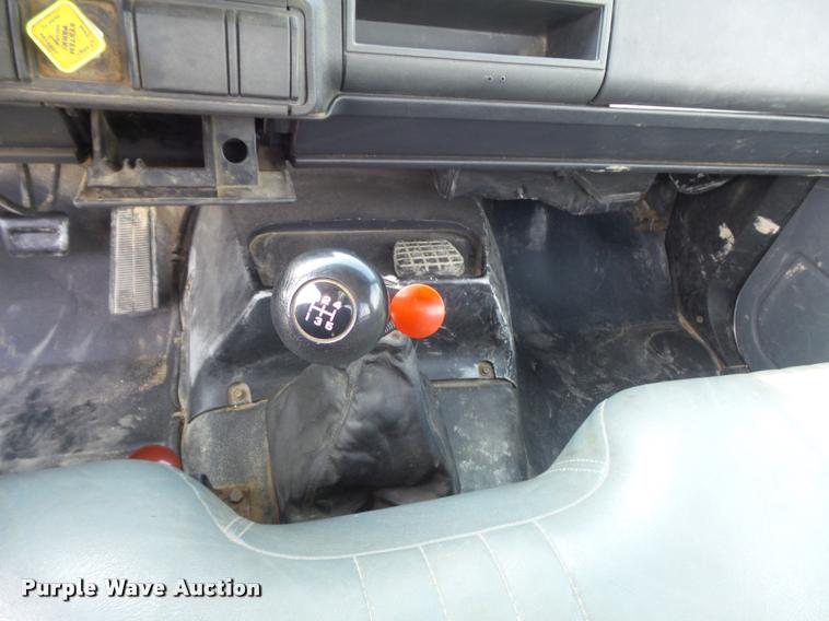 image for item K7502 1997 Chevrolet C7500 roll back truck