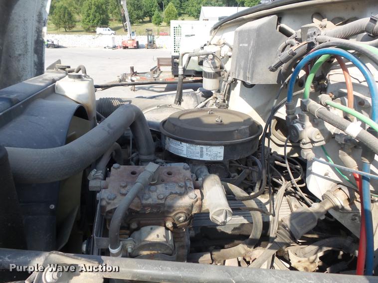 image for item K7502 1997 Chevrolet C7500 roll back truck