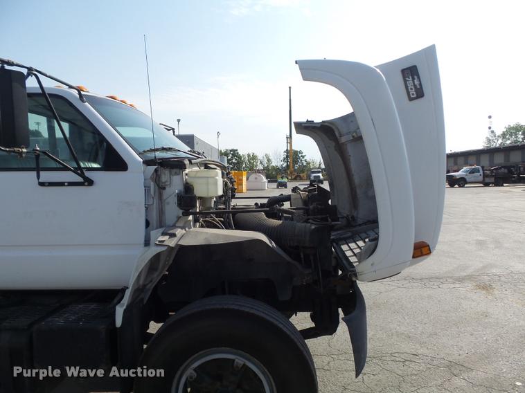 image for item K7502 1997 Chevrolet C7500 roll back truck