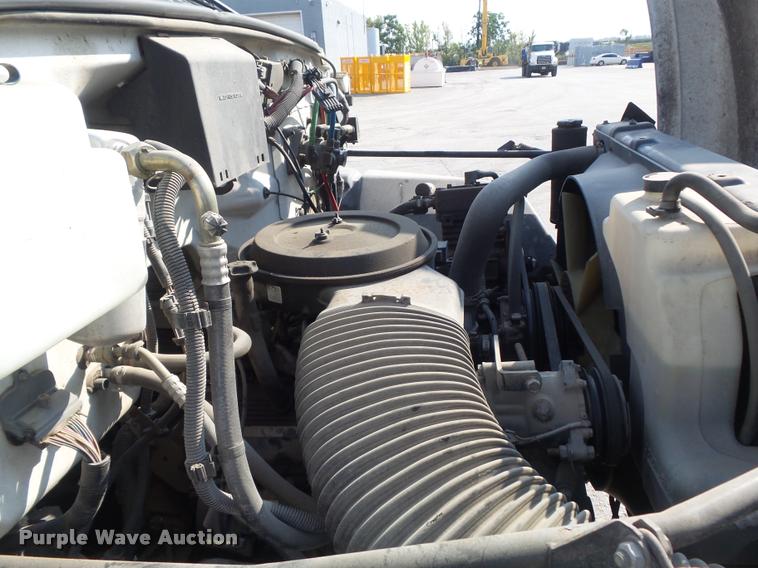 image for item K7502 1997 Chevrolet C7500 roll back truck