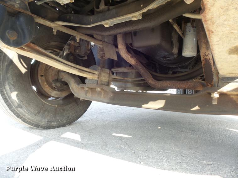 image for item K7502 1997 Chevrolet C7500 roll back truck