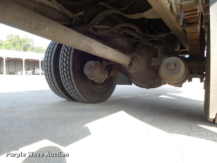 image for item K7502 1997 Chevrolet C7500 roll back truck