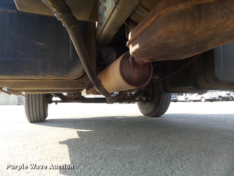 image for item K7502 1997 Chevrolet C7500 roll back truck