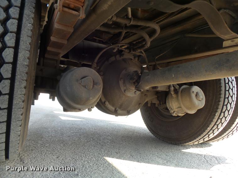 image for item K7502 1997 Chevrolet C7500 roll back truck