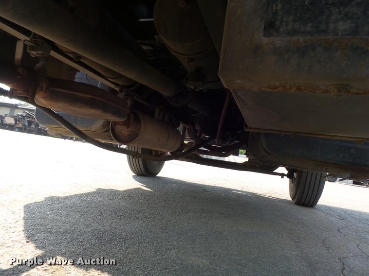 image for item K7502 1997 Chevrolet C7500 roll back truck