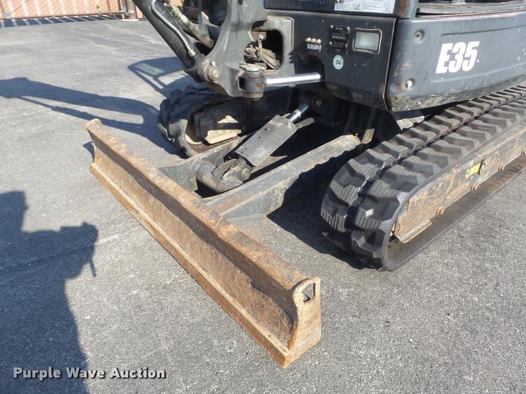 image for item K7503 2011 Bobcat E35 mini excavator