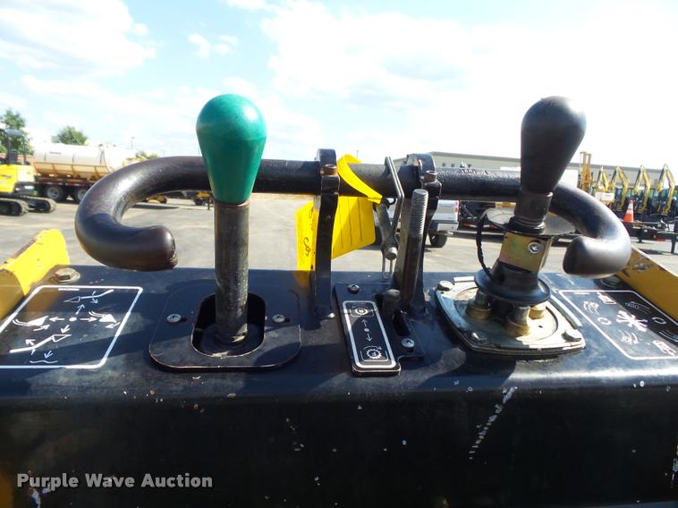 image for item K7509 2006 Vermeer S600TX compact utility loader