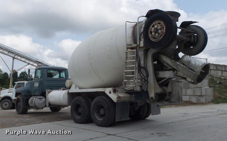 image for item K7511 1997 Mack RD690S ready mix truck