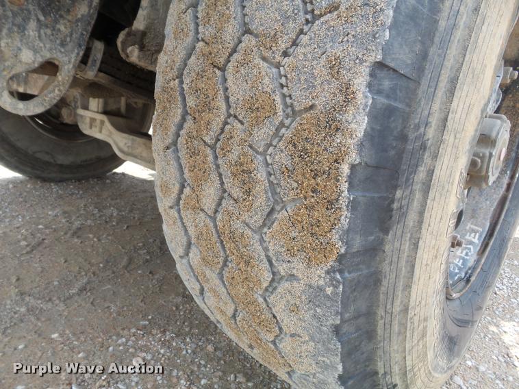 image for item K7511 1997 Mack RD690S ready mix truck