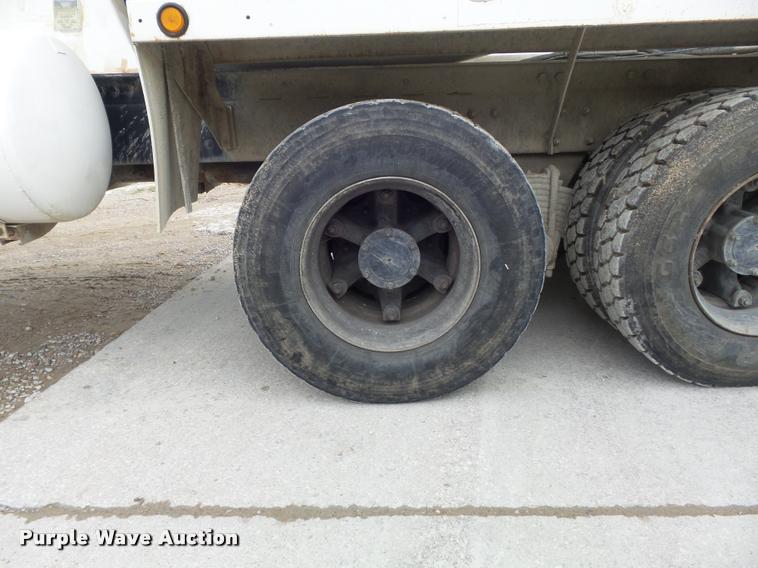 image for item K7511 1997 Mack RD690S ready mix truck