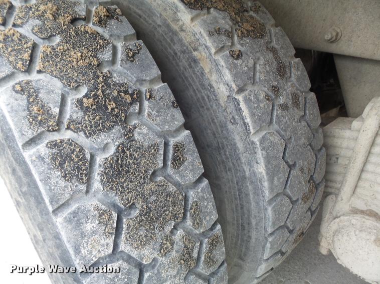 image for item K7511 1997 Mack RD690S ready mix truck