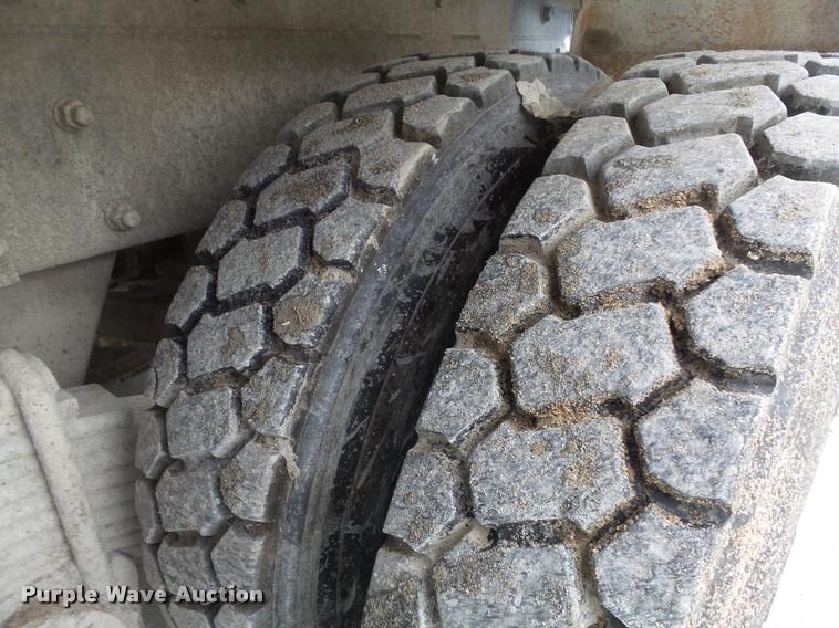 image for item K7511 1997 Mack RD690S ready mix truck