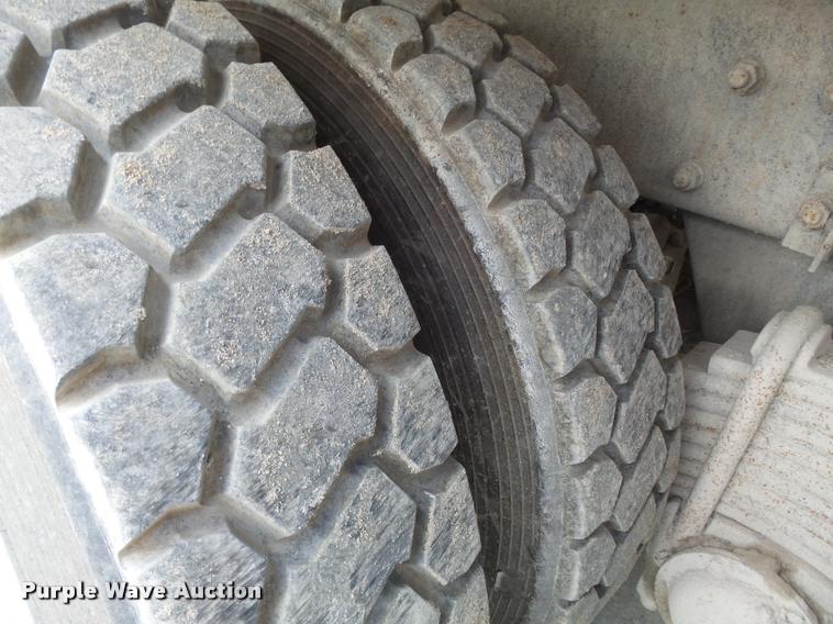 image for item K7511 1997 Mack RD690S ready mix truck