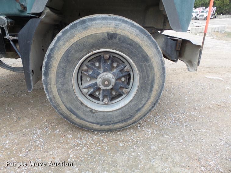 image for item K7511 1997 Mack RD690S ready mix truck