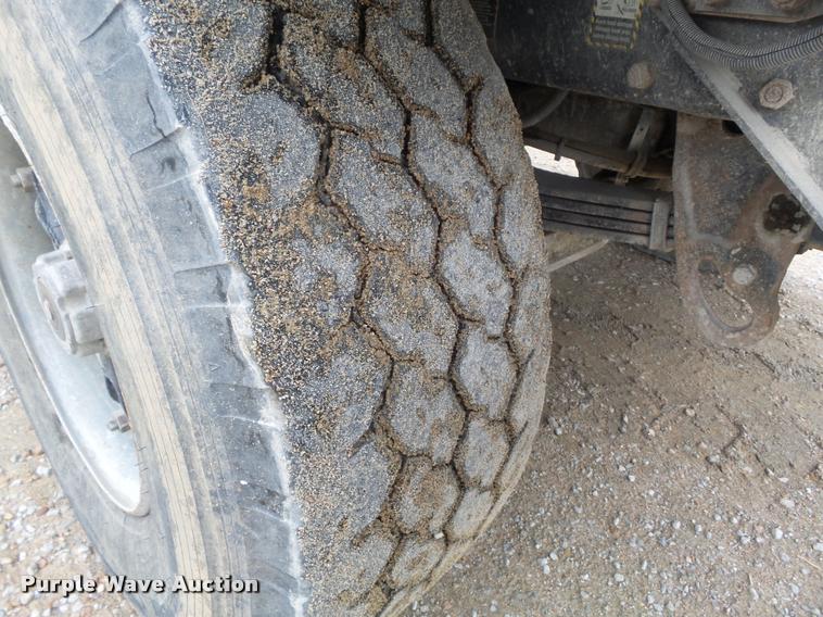 image for item K7511 1997 Mack RD690S ready mix truck