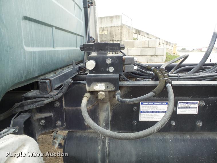 image for item K7511 1997 Mack RD690S ready mix truck