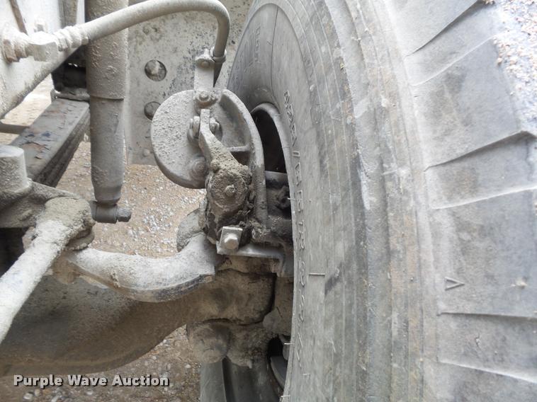 image for item K7511 1997 Mack RD690S ready mix truck