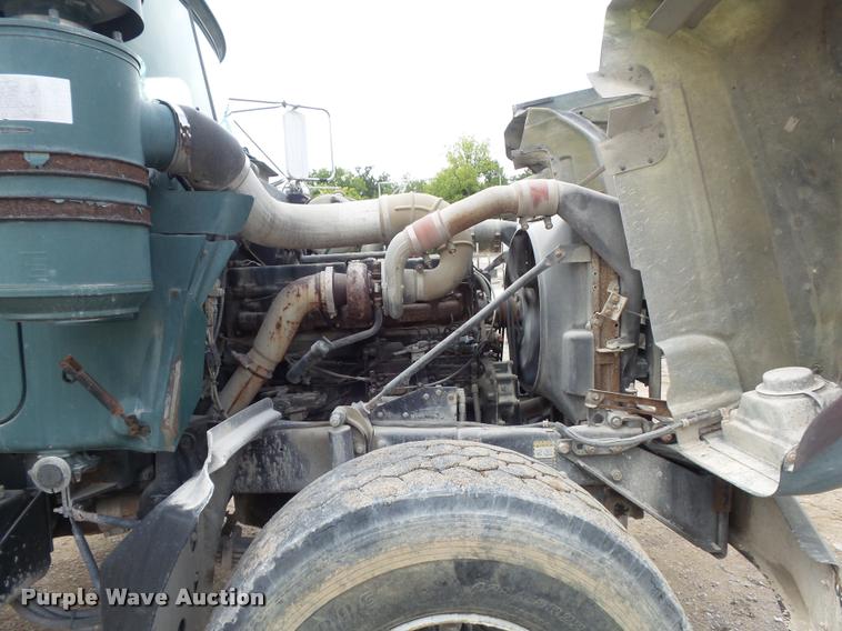 image for item K7511 1997 Mack RD690S ready mix truck