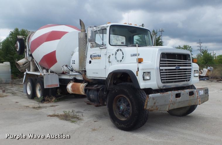 image for item K7512 1992 Ford LT9000 ready mix truck