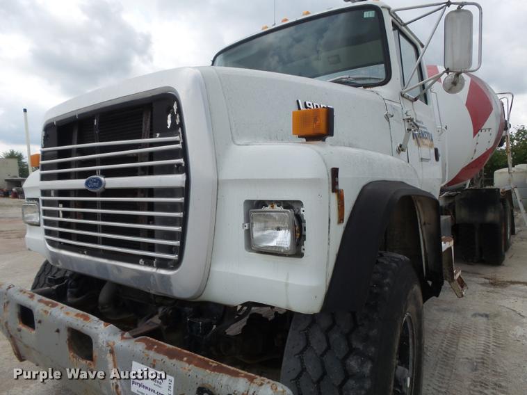 image for item K7512 1992 Ford LT9000 ready mix truck