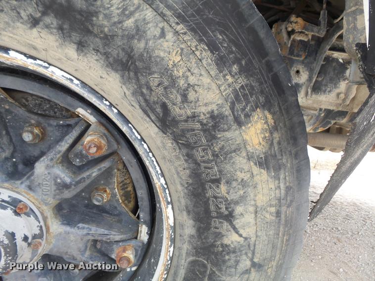 image for item K7512 1992 Ford LT9000 ready mix truck