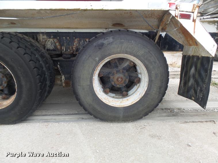 image for item K7512 1992 Ford LT9000 ready mix truck