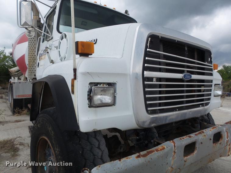 image for item K7512 1992 Ford LT9000 ready mix truck