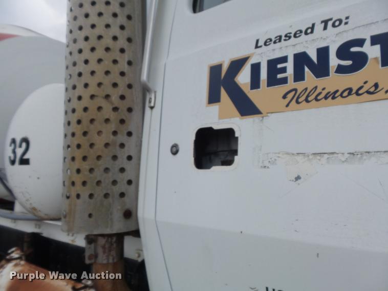 image for item K7512 1992 Ford LT9000 ready mix truck