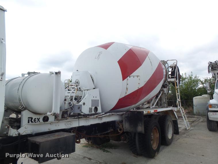 image for item K7512 1992 Ford LT9000 ready mix truck