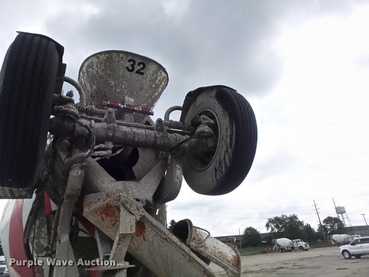 image for item K7512 1992 Ford LT9000 ready mix truck