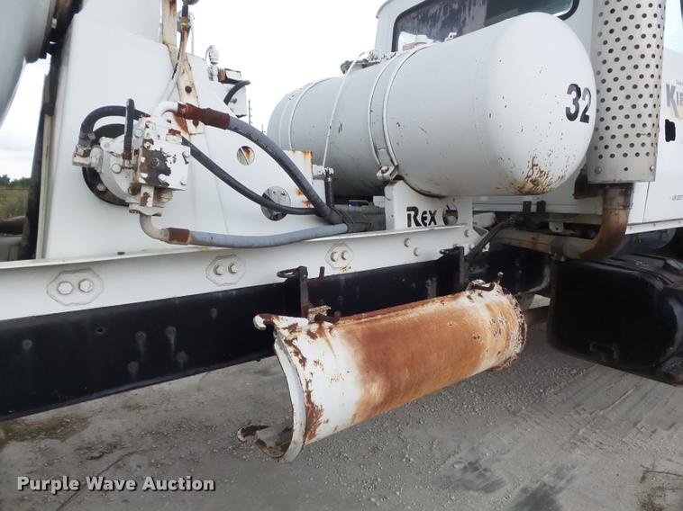 image for item K7512 1992 Ford LT9000 ready mix truck