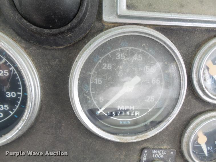 image for item K7512 1992 Ford LT9000 ready mix truck