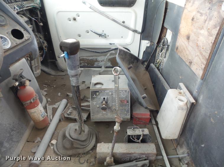 image for item K7512 1992 Ford LT9000 ready mix truck