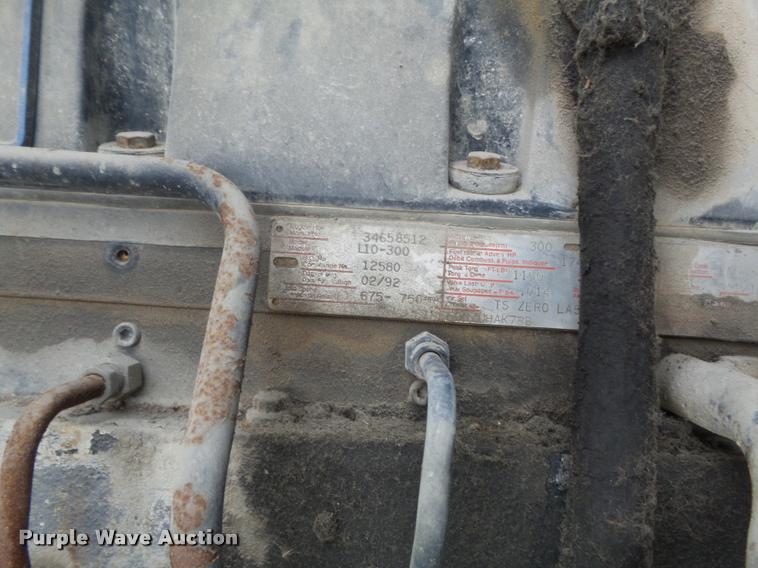 image for item K7512 1992 Ford LT9000 ready mix truck